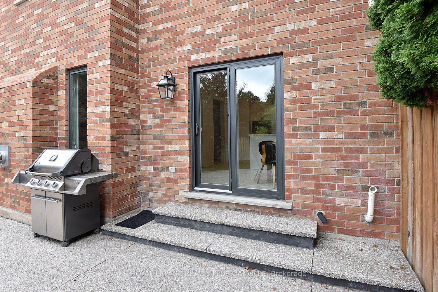 Photo 43 of 546 Sandcherry Drive, Burlington, Bayview — HOMEH