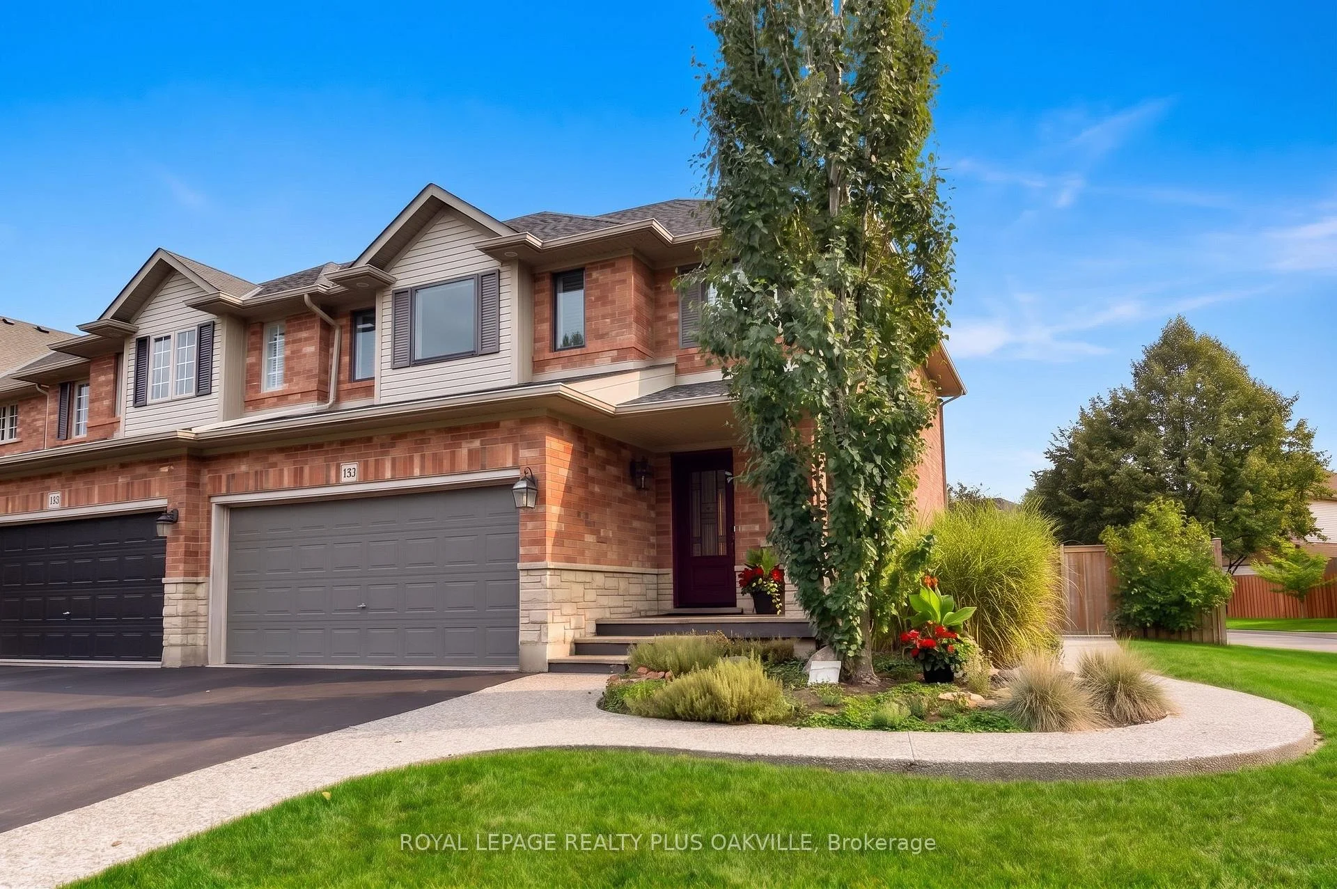 Photo 5 of 546 Sandcherry Drive, Burlington, Bayview — HOMEH