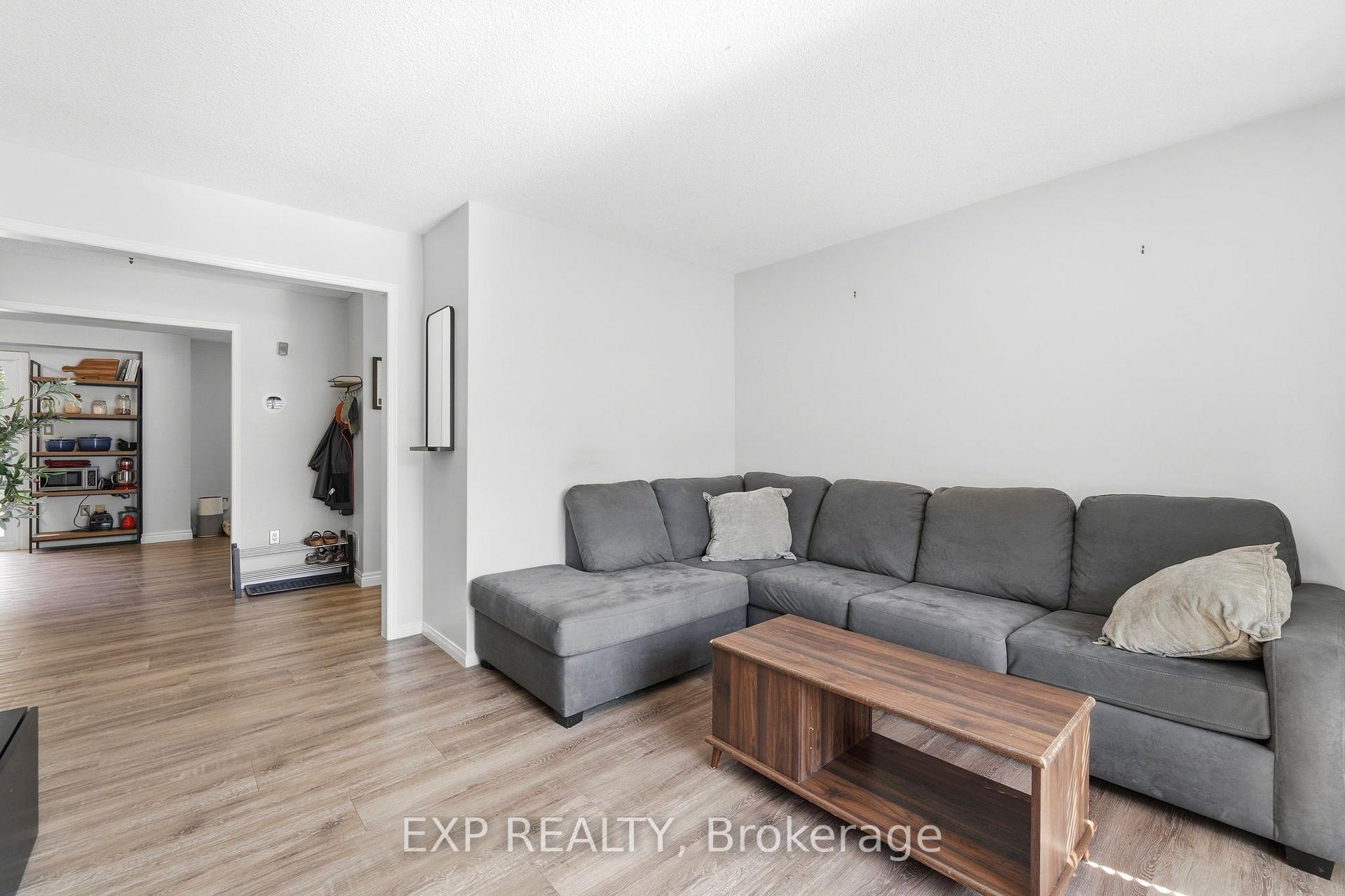 Photo 9 of 14 Hedge Lawn Drive, Grimsby, Grimsby East — HOMEH