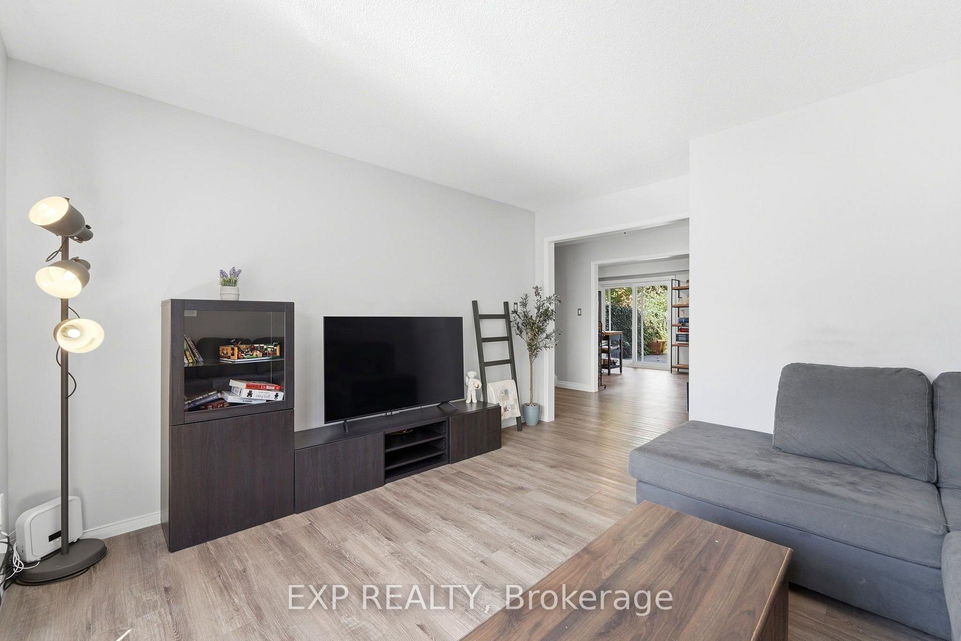 Photo 10 of 14 Hedge Lawn Drive, Grimsby, Grimsby East — HOMEH
