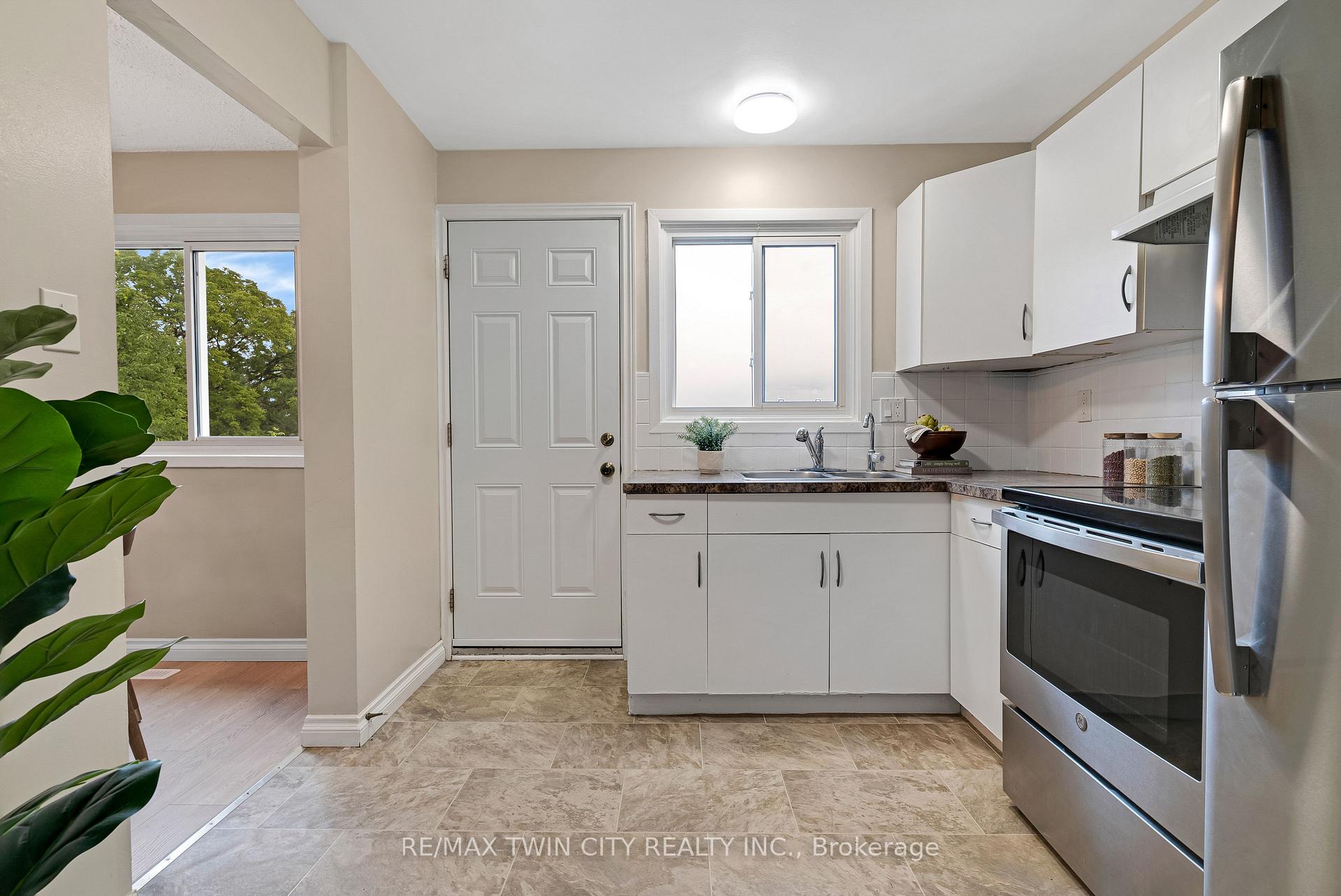 Photo 12 of Unit 23, 25 Upper Canada Drive, Kitchener, Pioneer Park — HOMEH