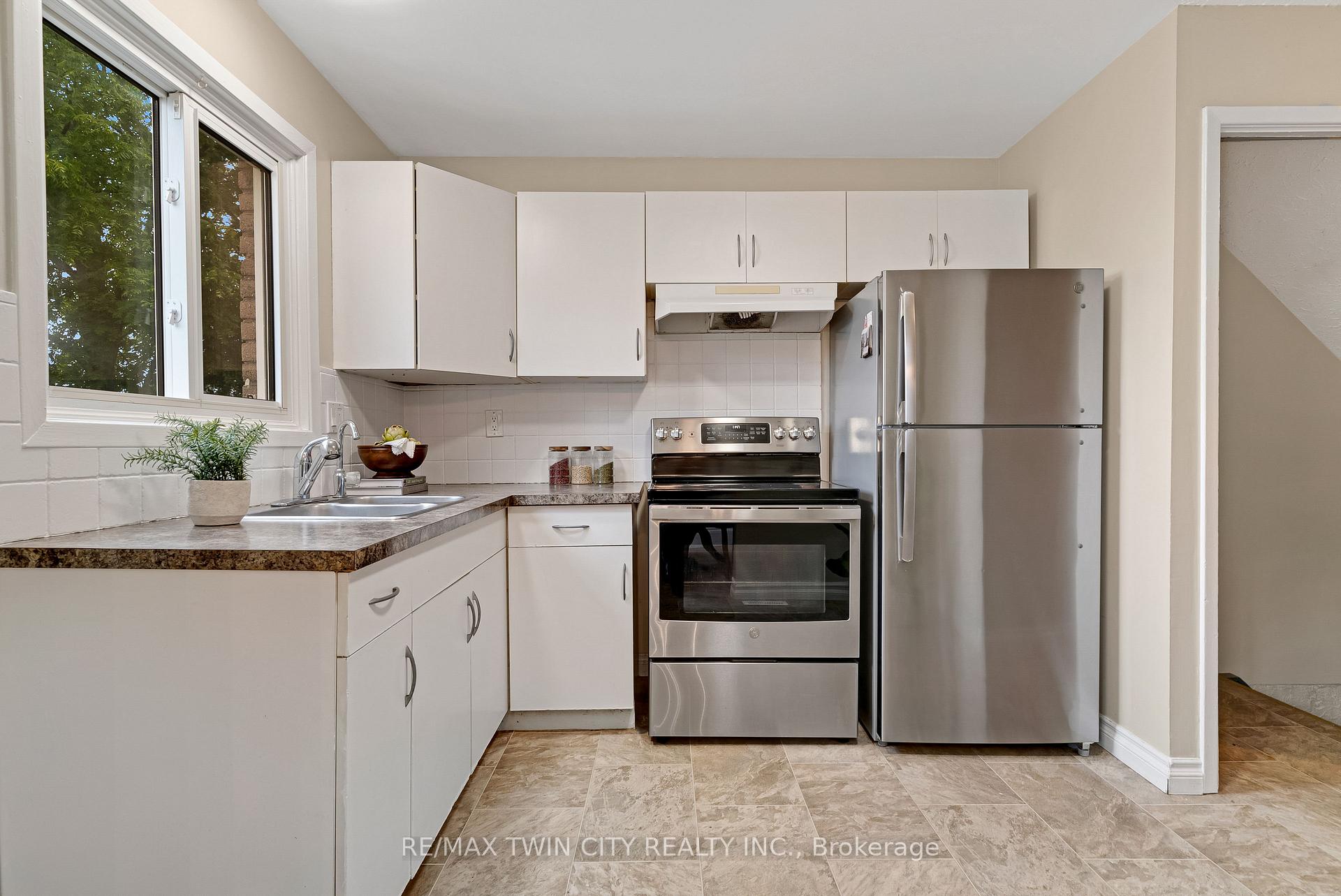 Photo 13 of Unit 23, 25 Upper Canada Drive, Kitchener, Pioneer Park — HOMEH