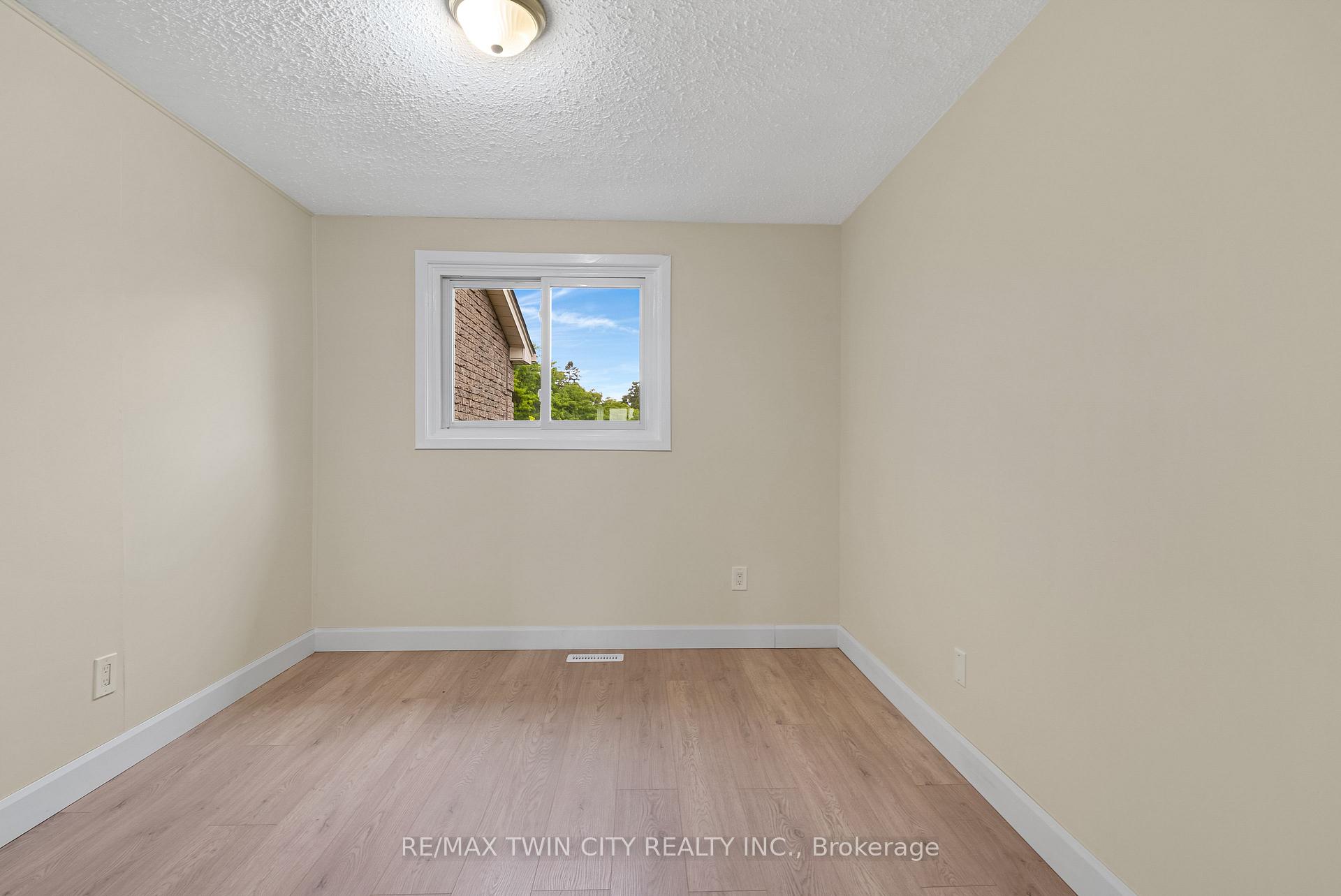 Photo 25 of Unit 23, 25 Upper Canada Drive, Kitchener, Pioneer Park — HOMEH