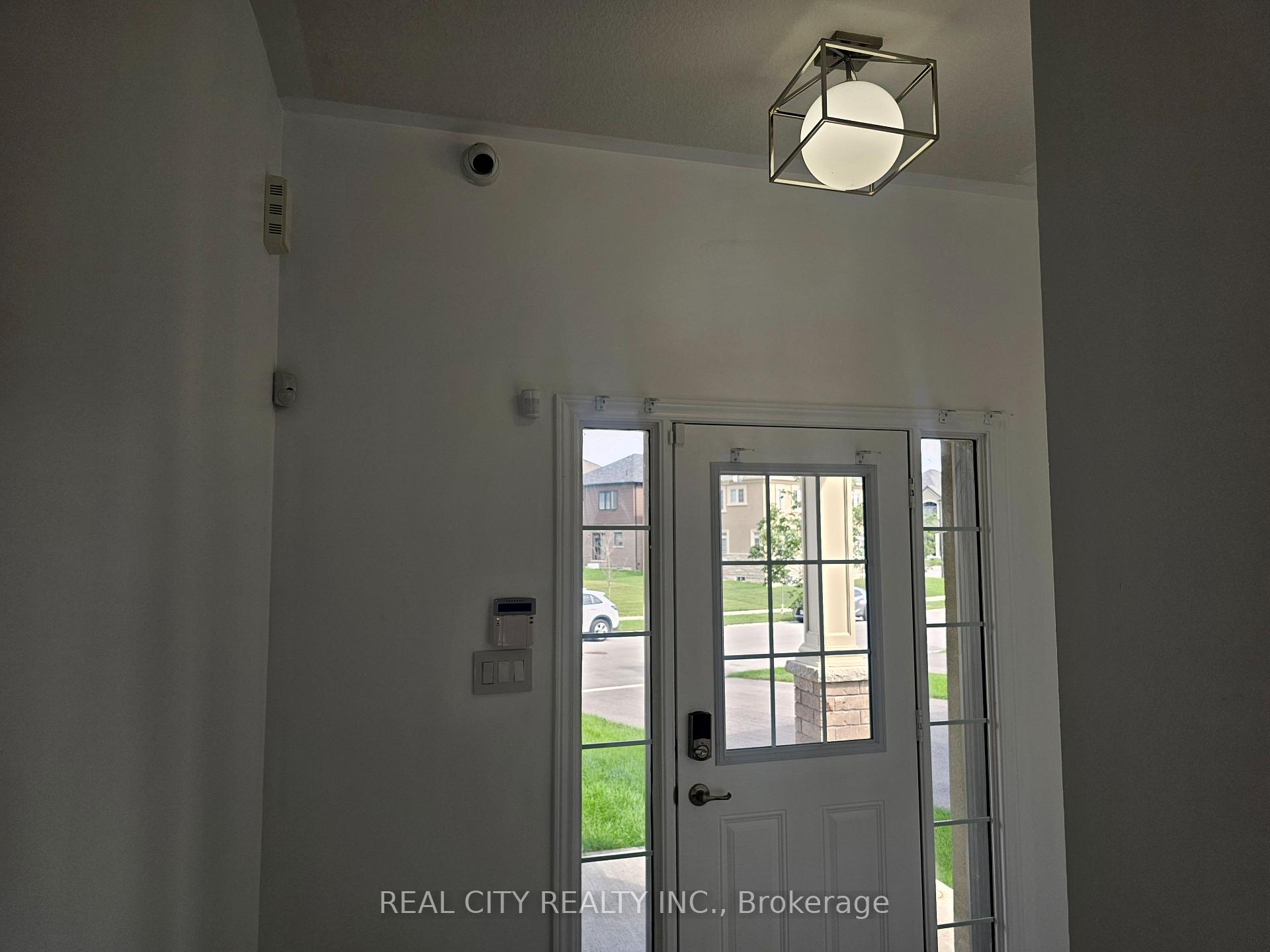 Photo 6 of 25 Whitton Drive, Brant, Paris — HOMEH