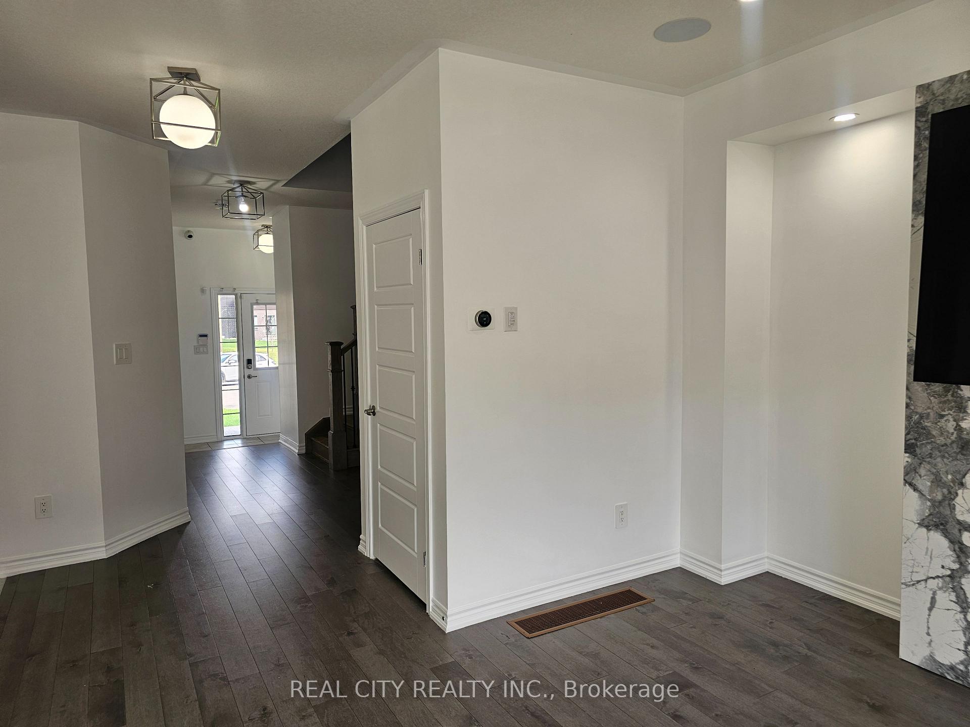 Photo 13 of 25 Whitton Drive, Brant, Paris — HOMEH