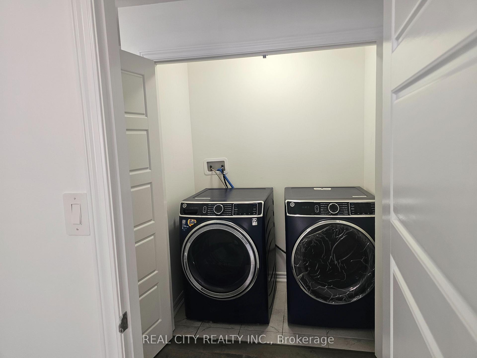 Photo 24 of 25 Whitton Drive, Brant, Paris — HOMEH