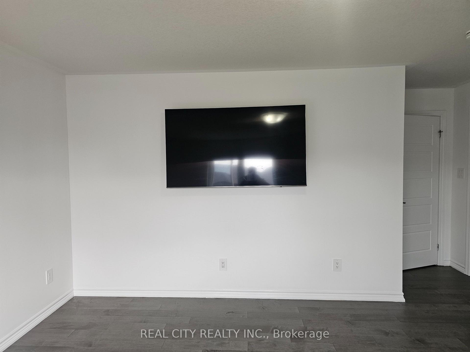 Photo 25 of 25 Whitton Drive, Brant, Paris — HOMEH