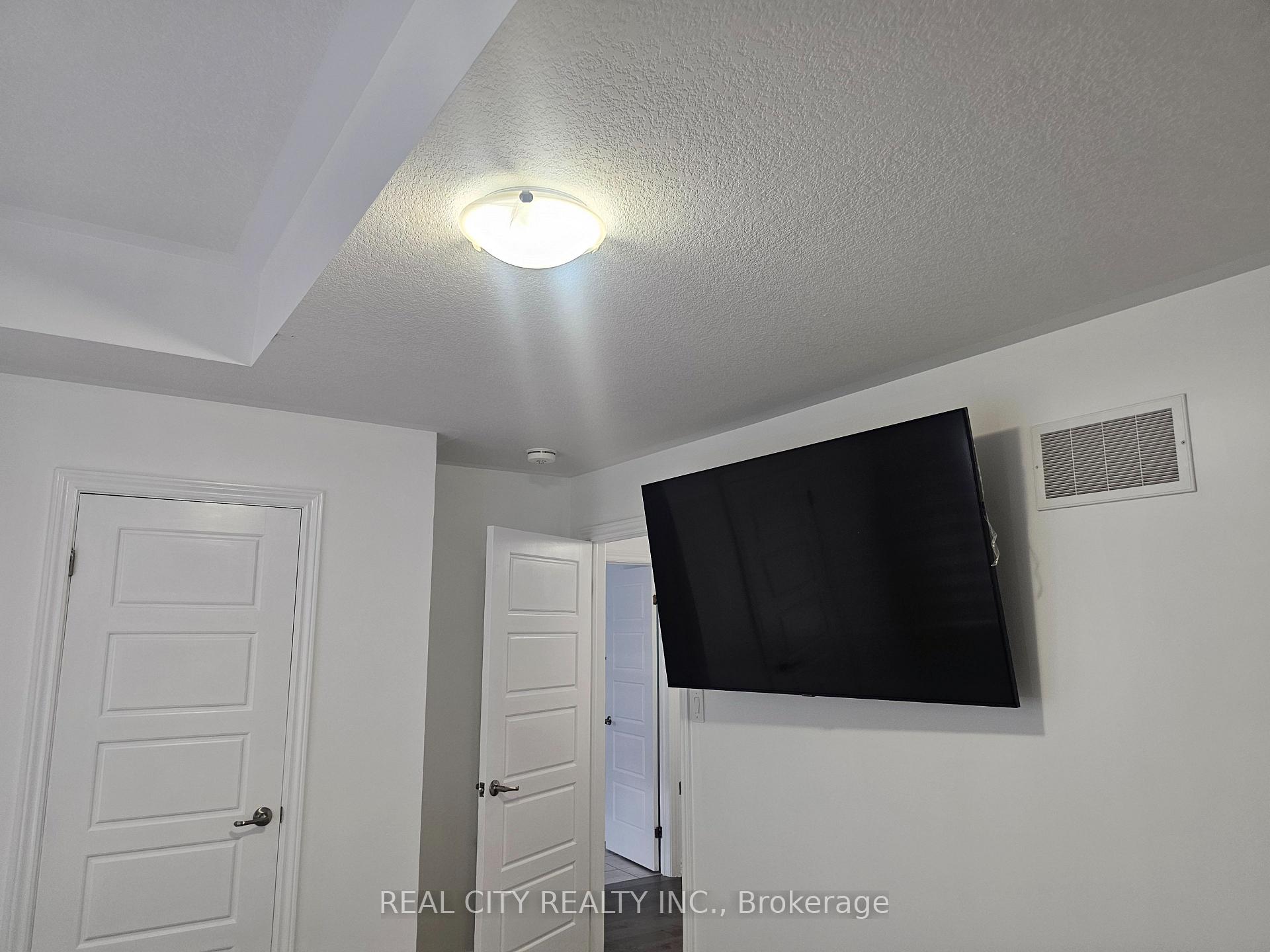Photo 36 of 25 Whitton Drive, Brant, Paris — HOMEH