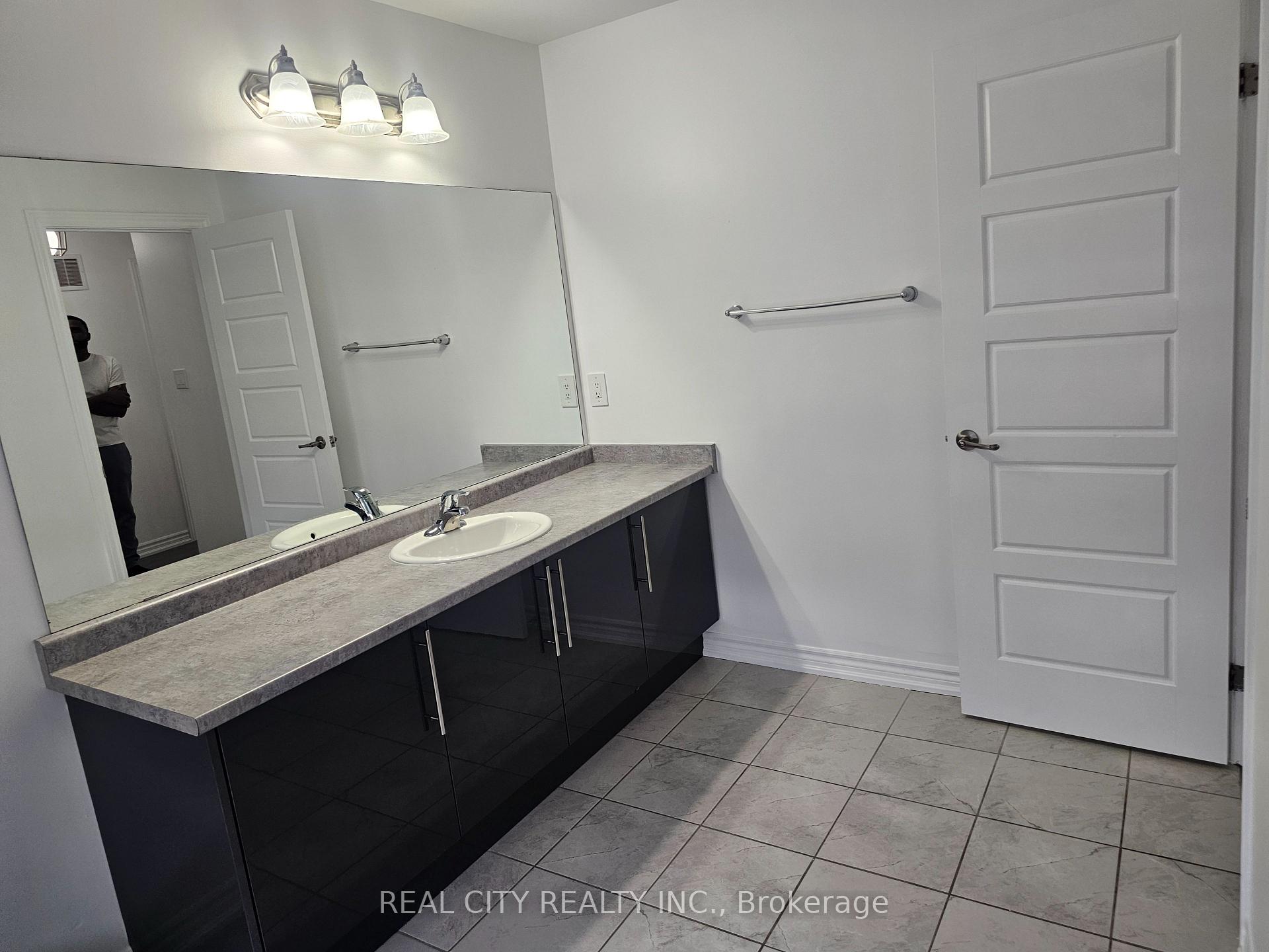 Photo 37 of 25 Whitton Drive, Brant, Paris — HOMEH