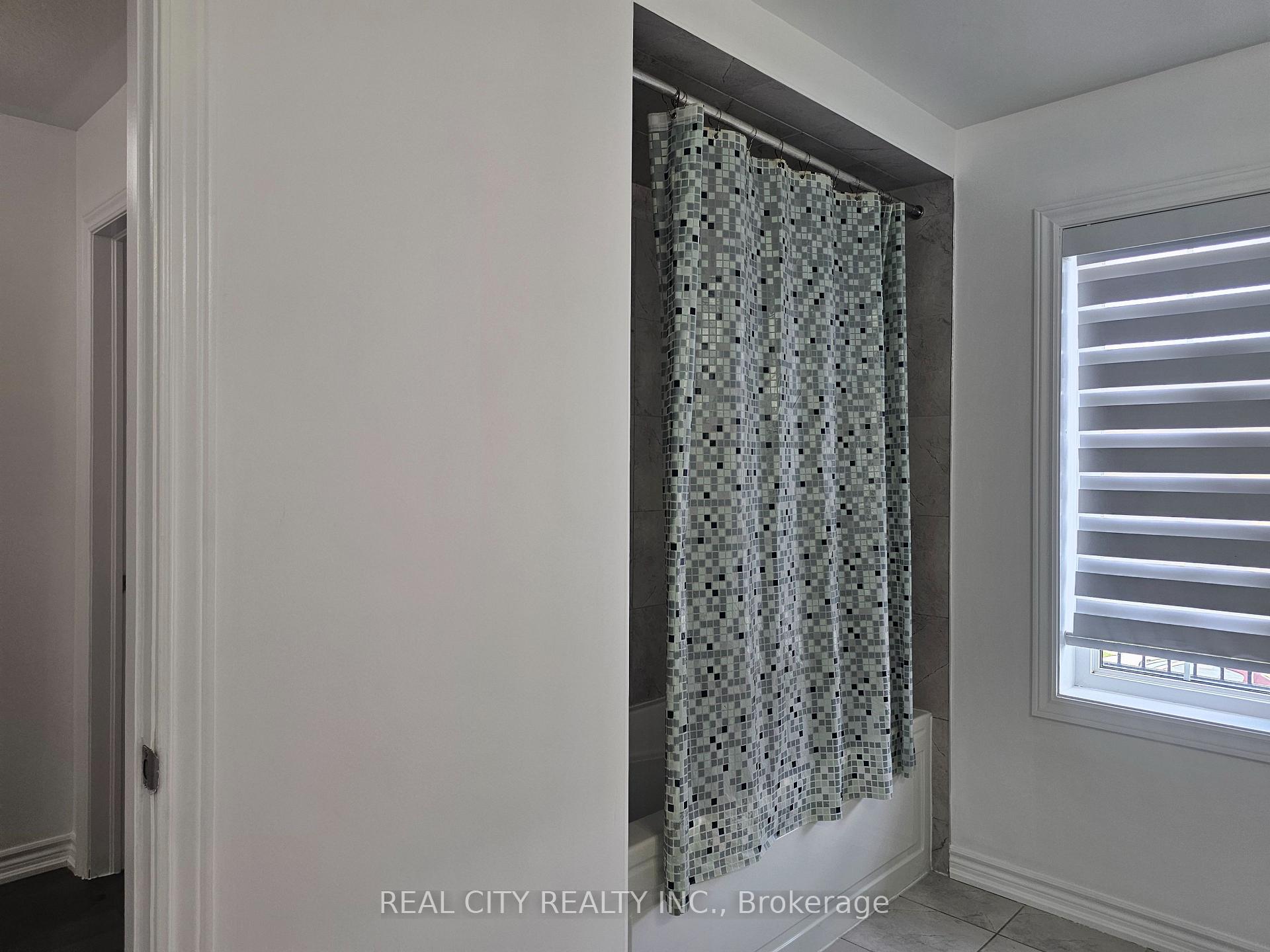 Photo 39 of 25 Whitton Drive, Brant, Paris — HOMEH