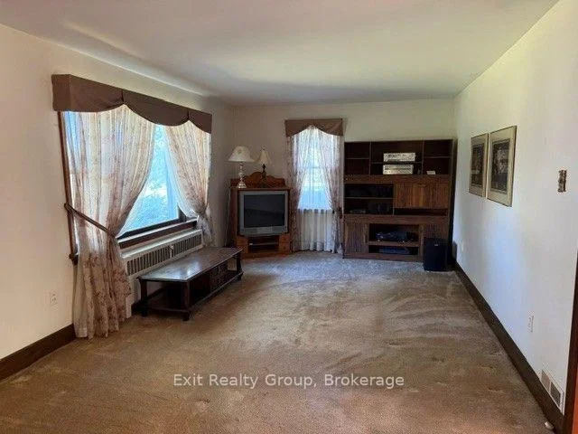 Photo 8 of 593 County Rd 28, Prince Edward County, Ameliasburg Ward — HOMEH