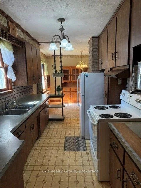 Photo 18 of 593 County Rd 28, Prince Edward County, Ameliasburg Ward — HOMEH