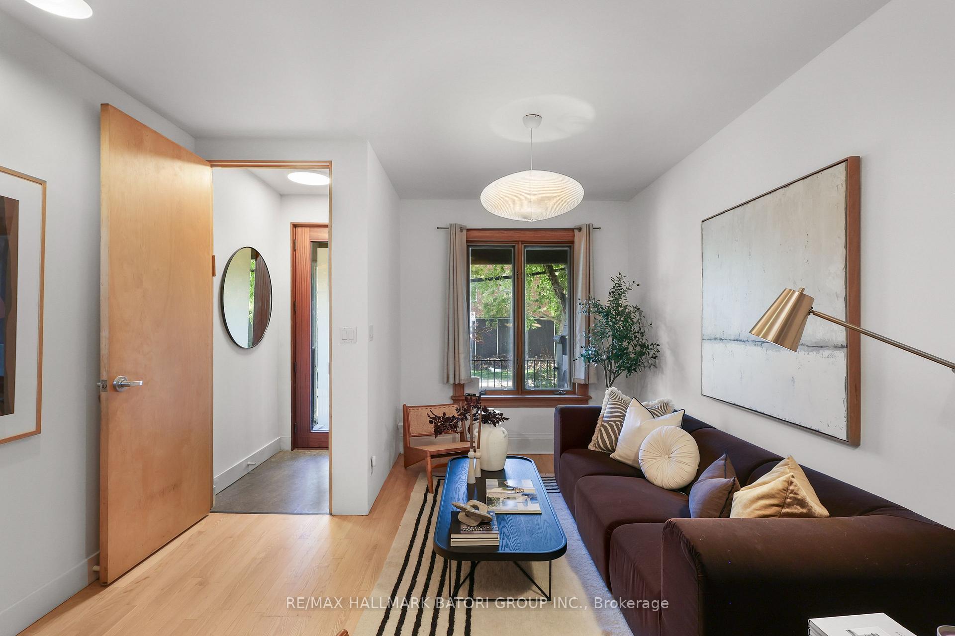 Photo 2 of 652 Richmond Street W, Toronto, Niagara — HOMEH