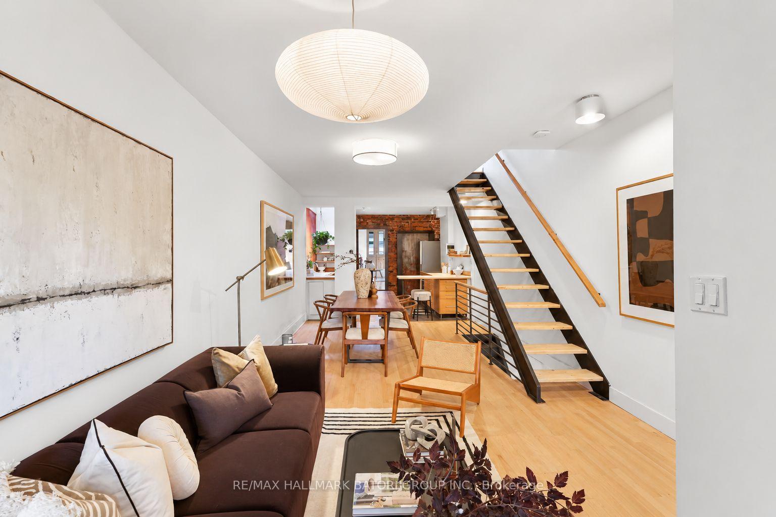 Photo 3 of 652 Richmond Street W, Toronto, Niagara — HOMEH