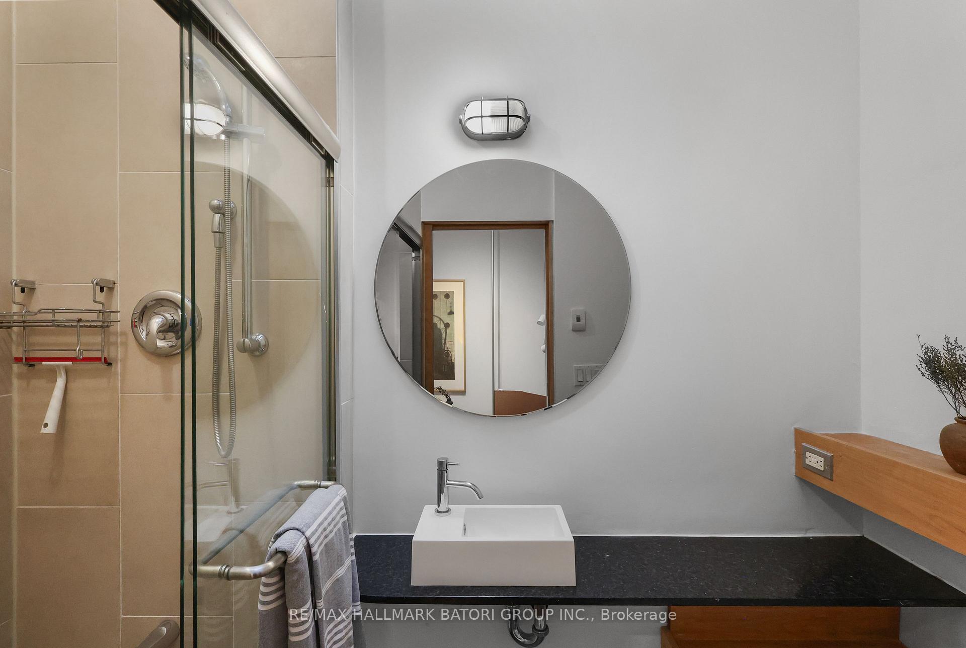 Photo 18 of 652 Richmond Street W, Toronto, Niagara — HOMEH