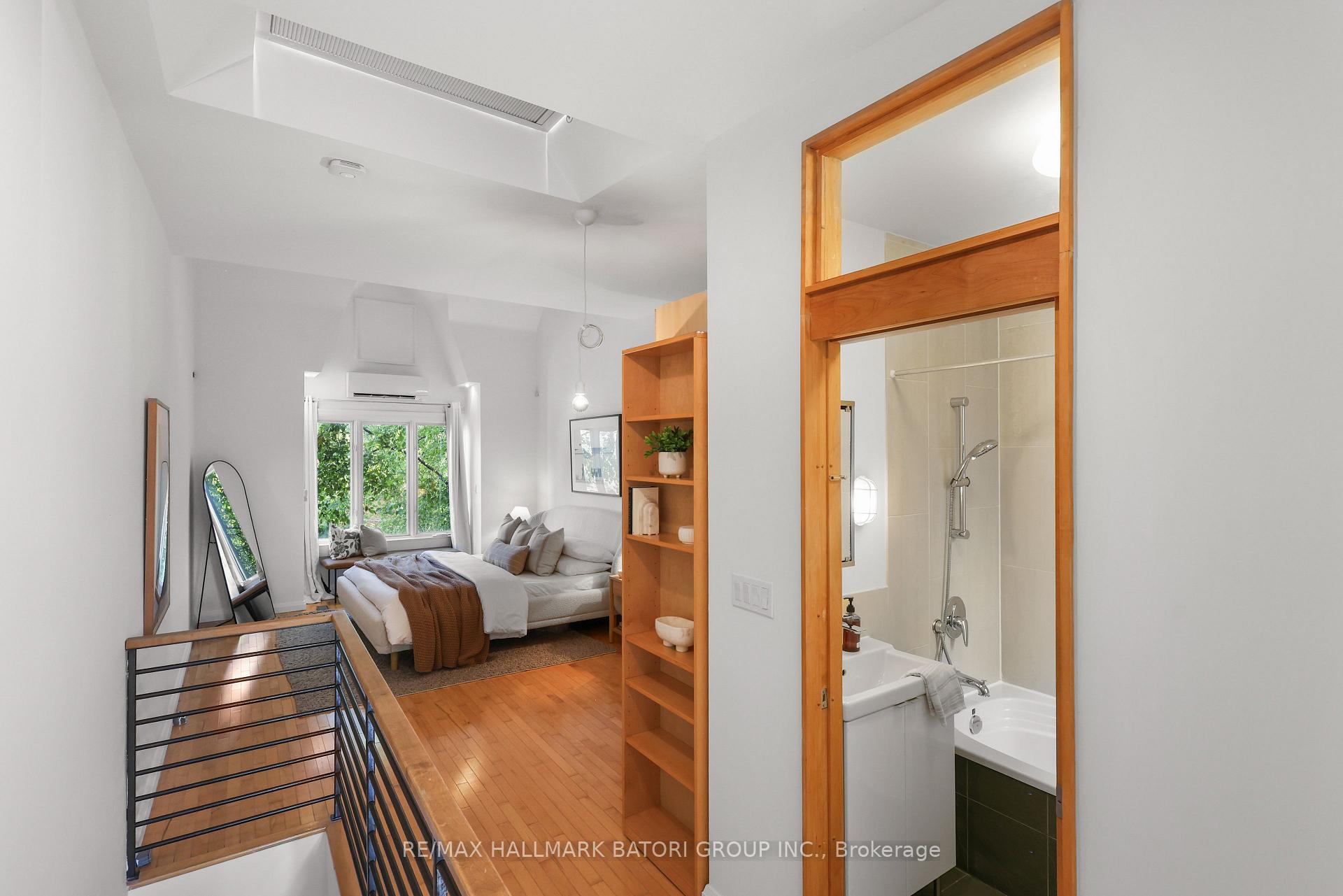 Photo 21 of 652 Richmond Street W, Toronto, Niagara — HOMEH