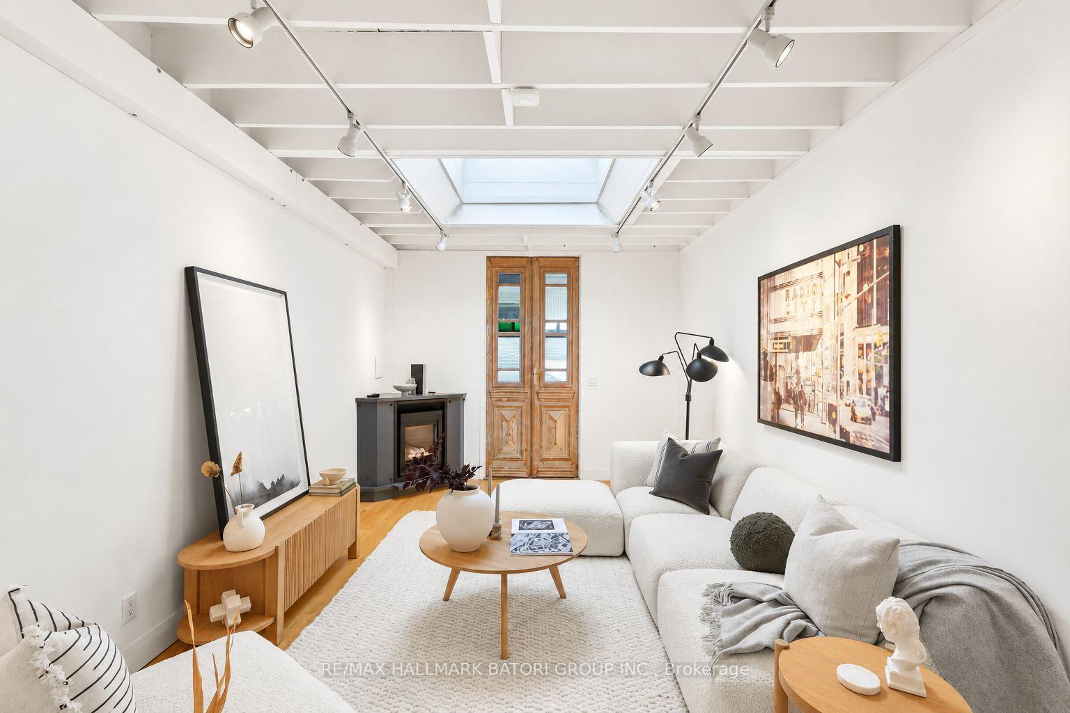 Photo 14 of 652 Richmond Street W, Toronto, Niagara — HOMEH