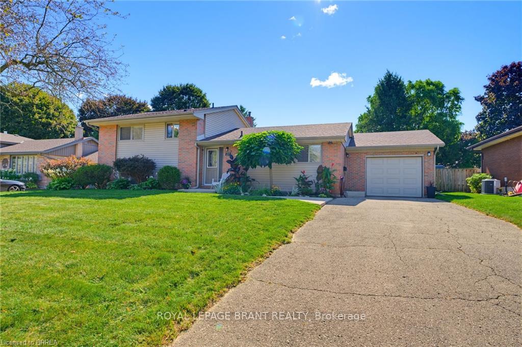 Photo 5 of 27 Brier Crescent, Brantford, Rosedale/Gable Height — HOMEH