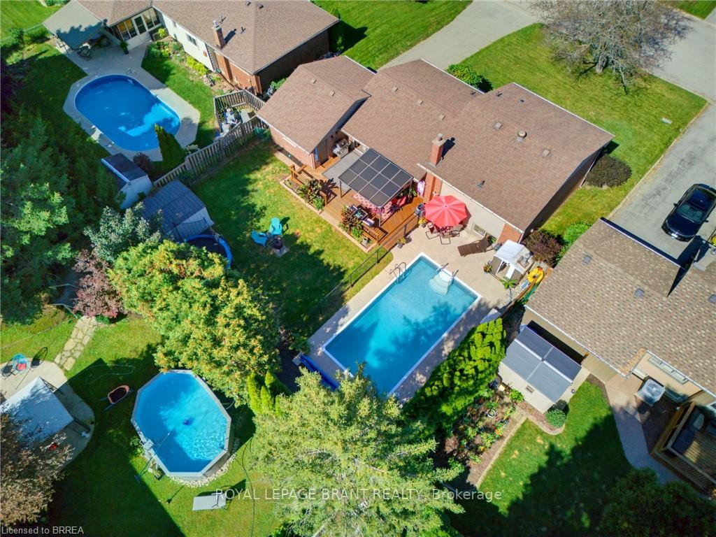 Photo 9 of 27 Brier Crescent, Brantford, Rosedale/Gable Height — HOMEH
