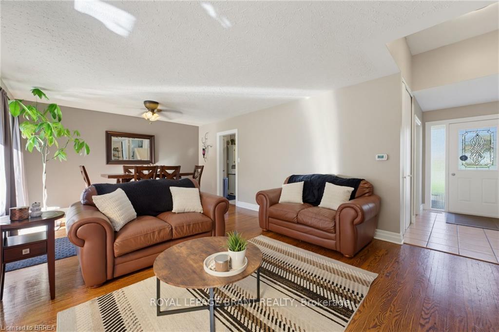 Photo 11 of 27 Brier Crescent, Brantford, Rosedale/Gable Height — HOMEH
