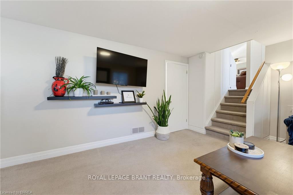 Photo 25 of 27 Brier Crescent, Brantford, Rosedale/Gable Height — HOMEH