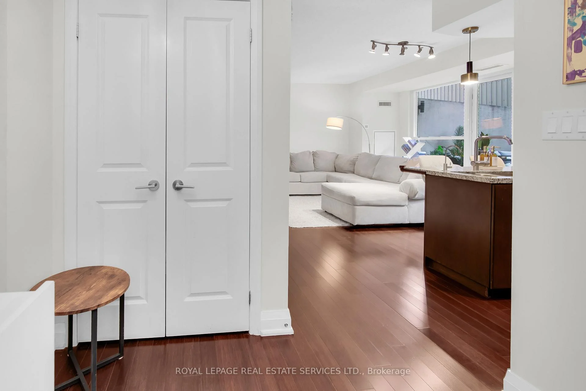 Photo 5 of Unit 207, 1430 Yonge Street, Toronto, Yonge-St. Clair — HOMEH