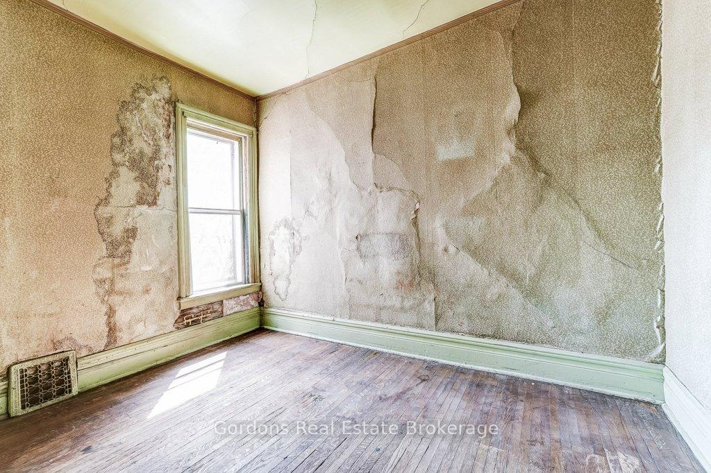 Photo 23 of 177 Bellwoods Avenue, Toronto, Trinity-Bellwoods — HOMEH