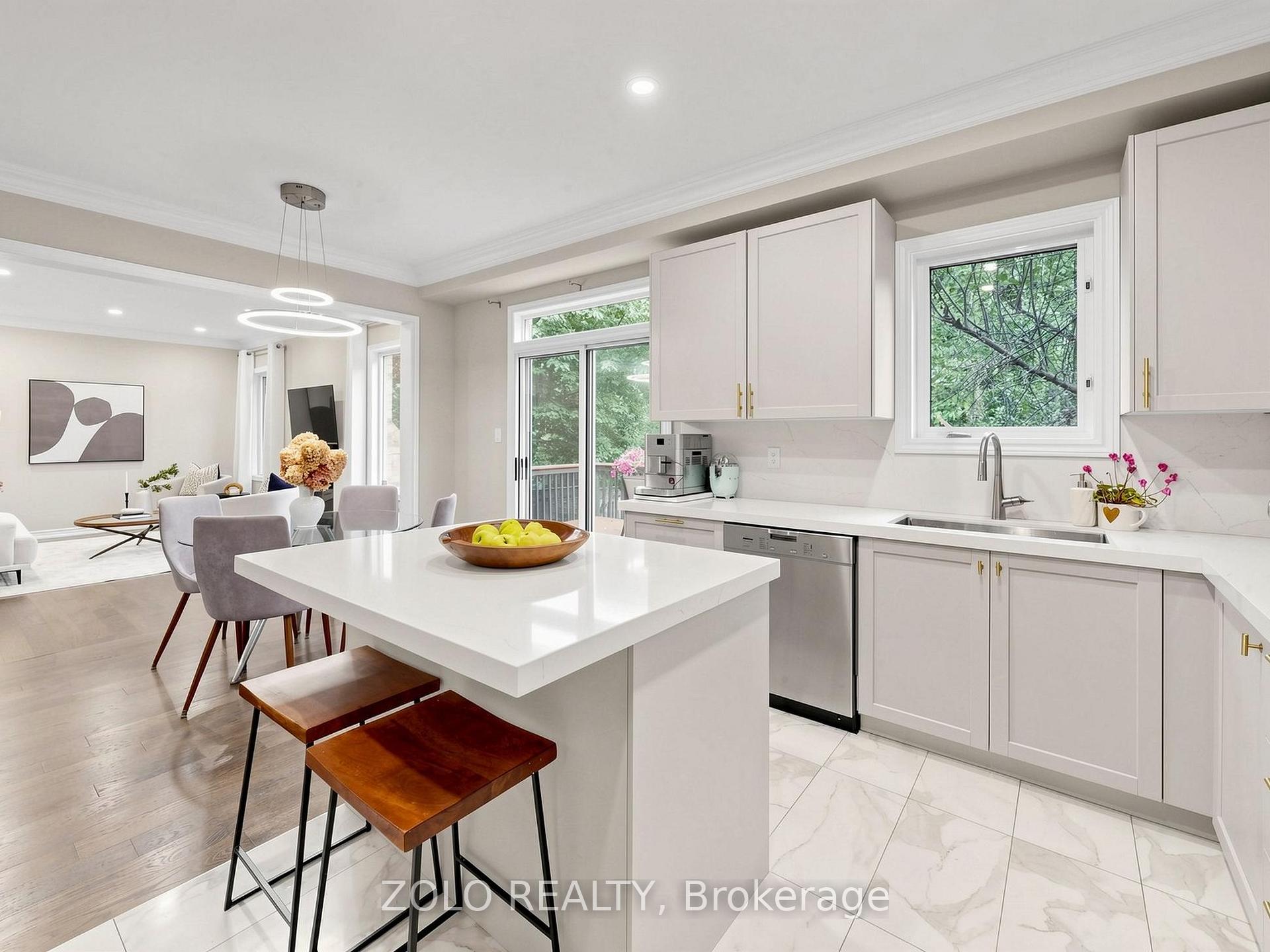 Photo 12 of 247 Summeridge Drive, Vaughan, Patterson — HOMEH