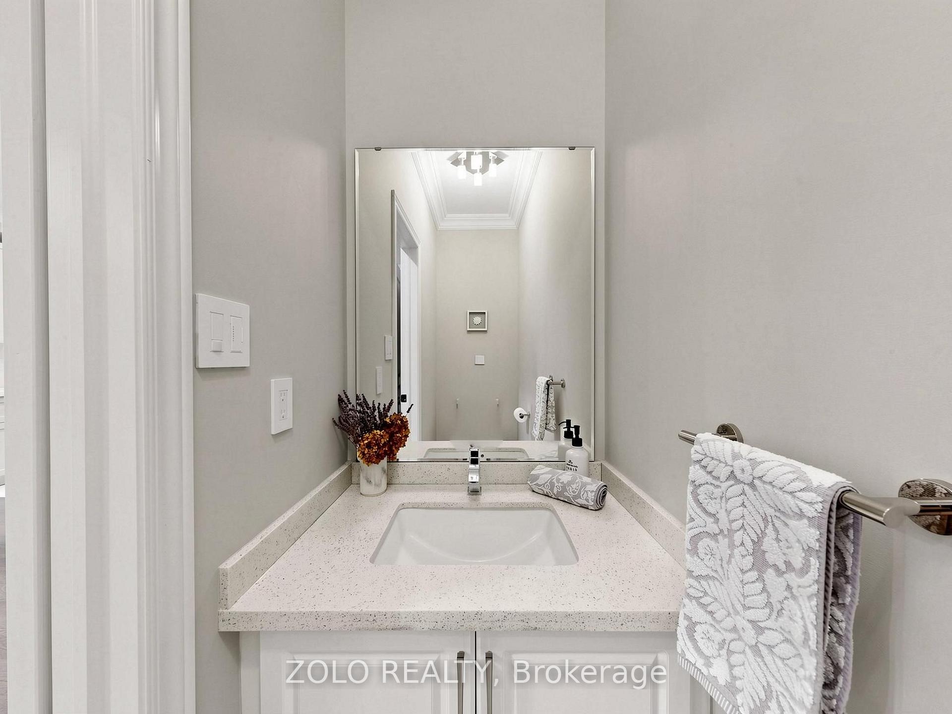 Photo 15 of 247 Summeridge Drive, Vaughan, Patterson — HOMEH