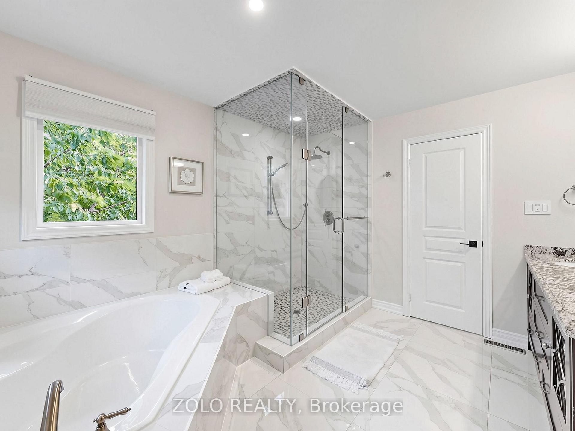 Photo 21 of 247 Summeridge Drive, Vaughan, Patterson — HOMEH