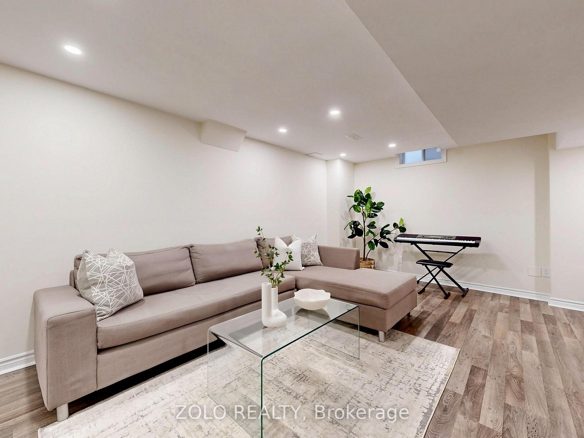 Photo 32 of 247 Summeridge Drive, Vaughan, Patterson — HOMEH