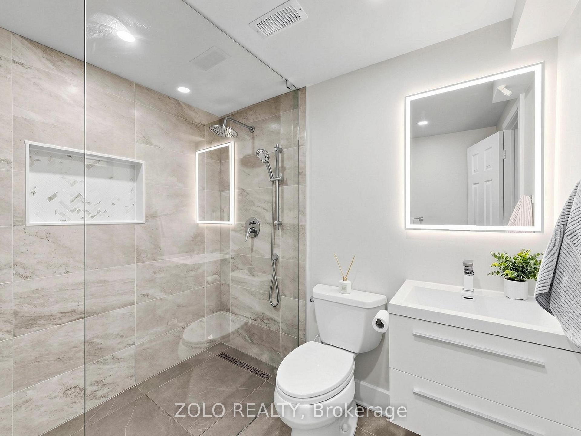 Photo 36 of 247 Summeridge Drive, Vaughan, Patterson — HOMEH