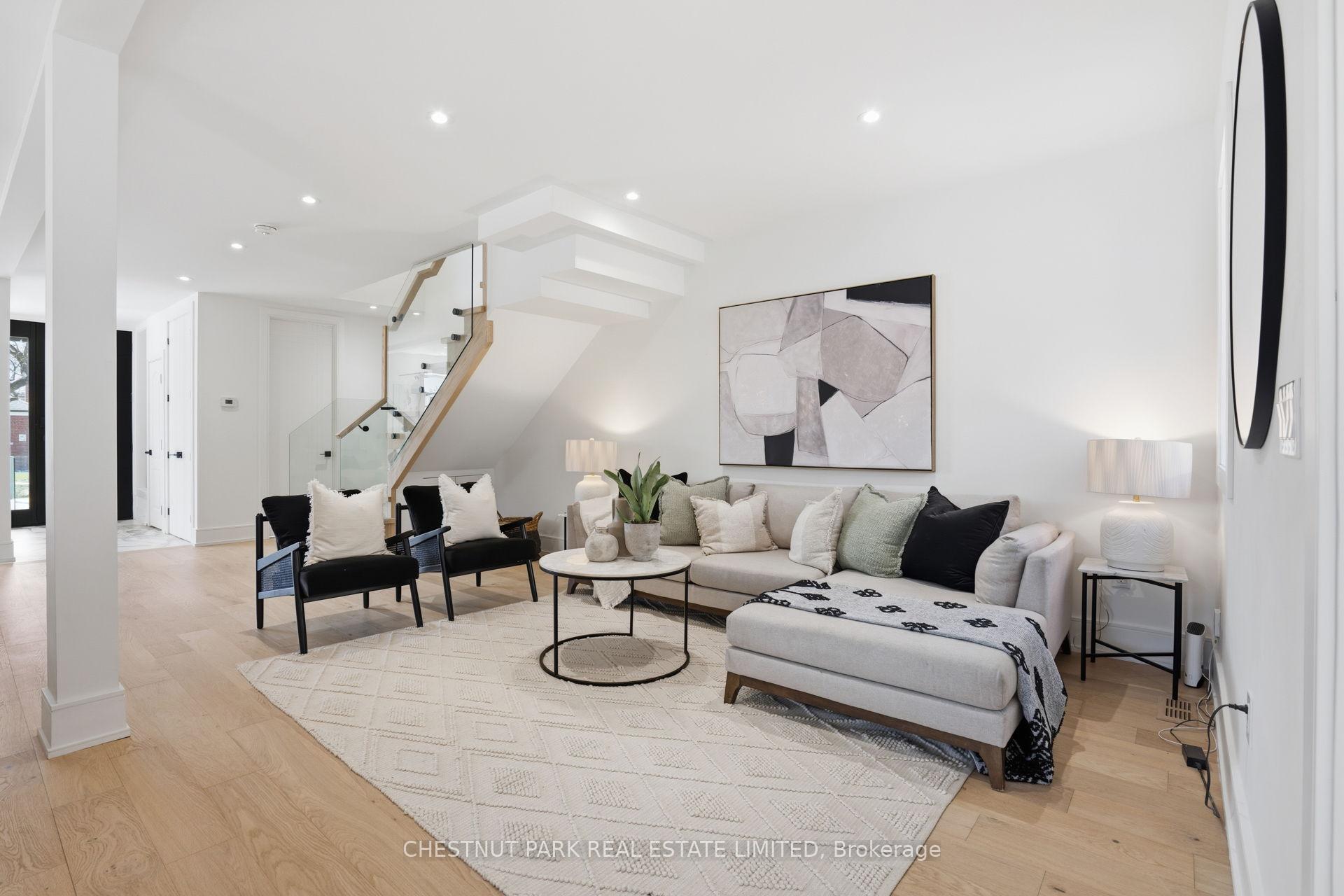 Photo 8 of 86 Edgecroft Road, Etobicoke, Stonegate-Queensway — HOMEH