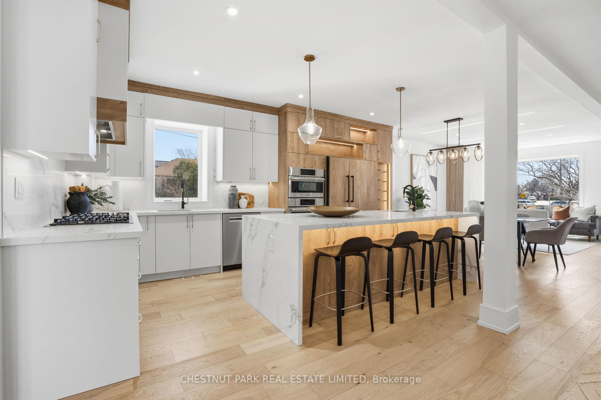 Photo 12 of 86 Edgecroft Road, Etobicoke, Stonegate-Queensway — HOMEH