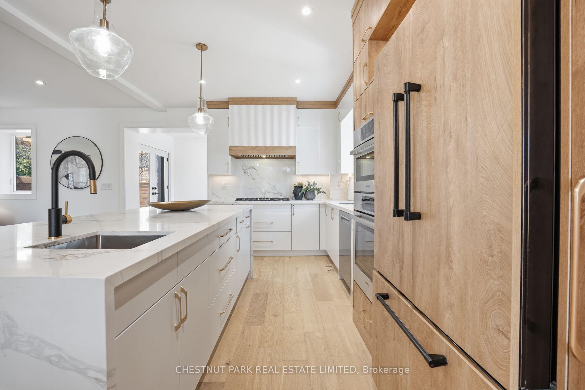 Photo 13 of 86 Edgecroft Road, Etobicoke, Stonegate-Queensway — HOMEH