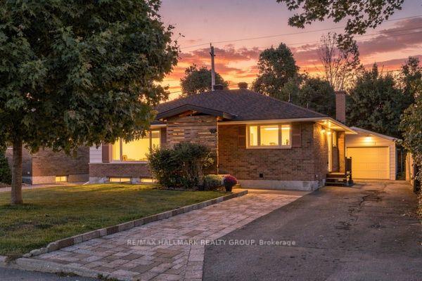 Photo 2 of 1321 Rideout Crescent, Ottawa, Parkway Park — HOMEH