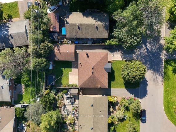 Photo 5 of 1321 Rideout Crescent, Ottawa, Parkway Park — HOMEH