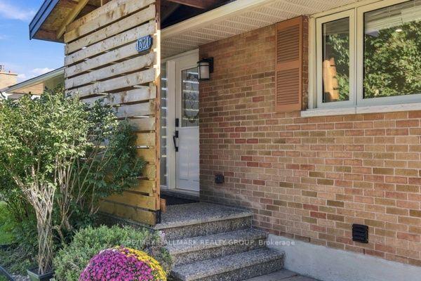 Photo 6 of 1321 Rideout Crescent, Ottawa, Parkway Park — HOMEH