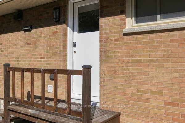 Photo 19 of 1321 Rideout Crescent, Ottawa, Parkway Park — HOMEH