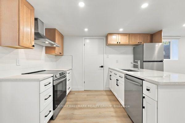 Photo 21 of 1321 Rideout Crescent, Ottawa, Parkway Park — HOMEH