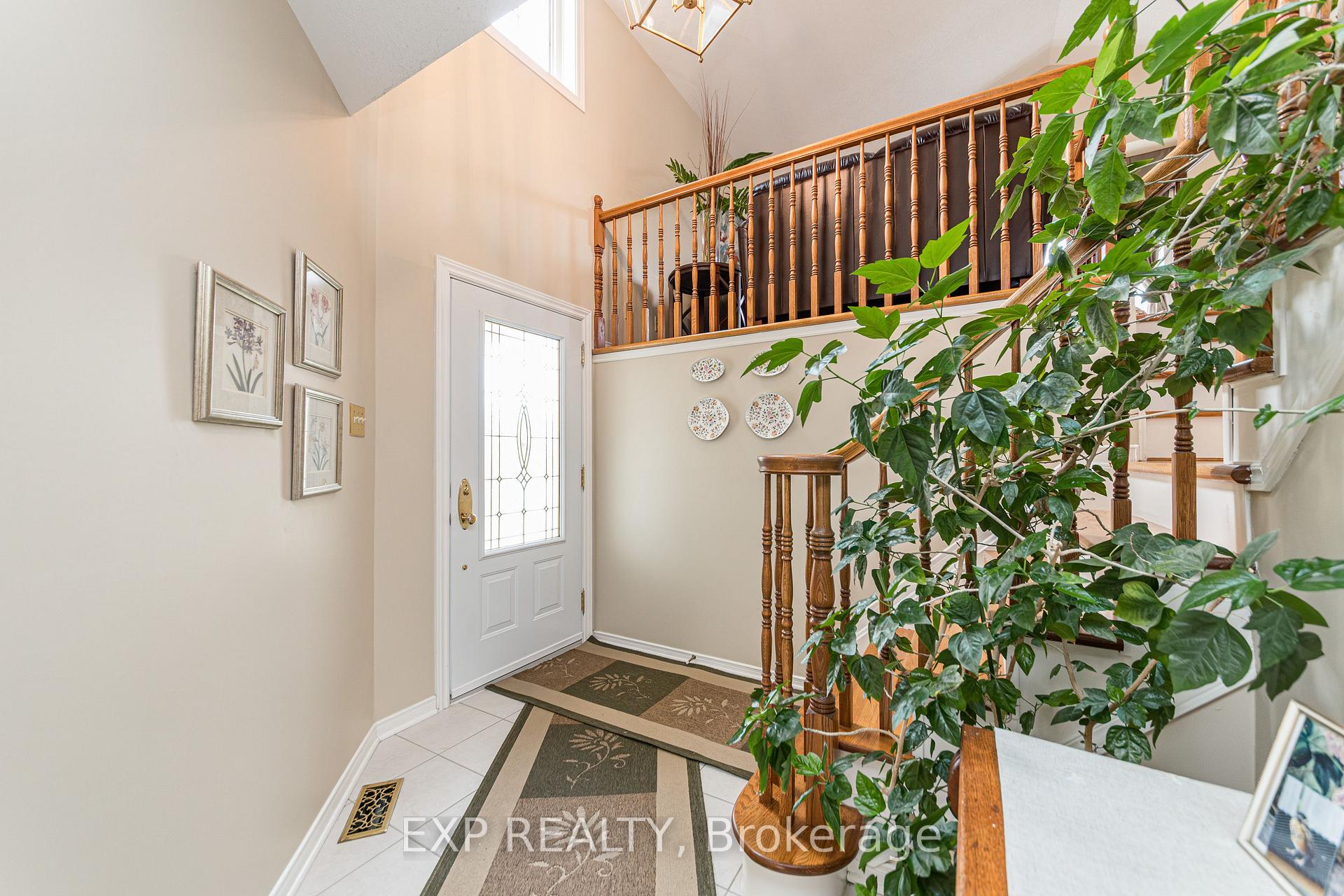 Photo 3 of 2162 Gardenway Drive, Ottawa, Fallingbrook/Gardenway South — HOMEH