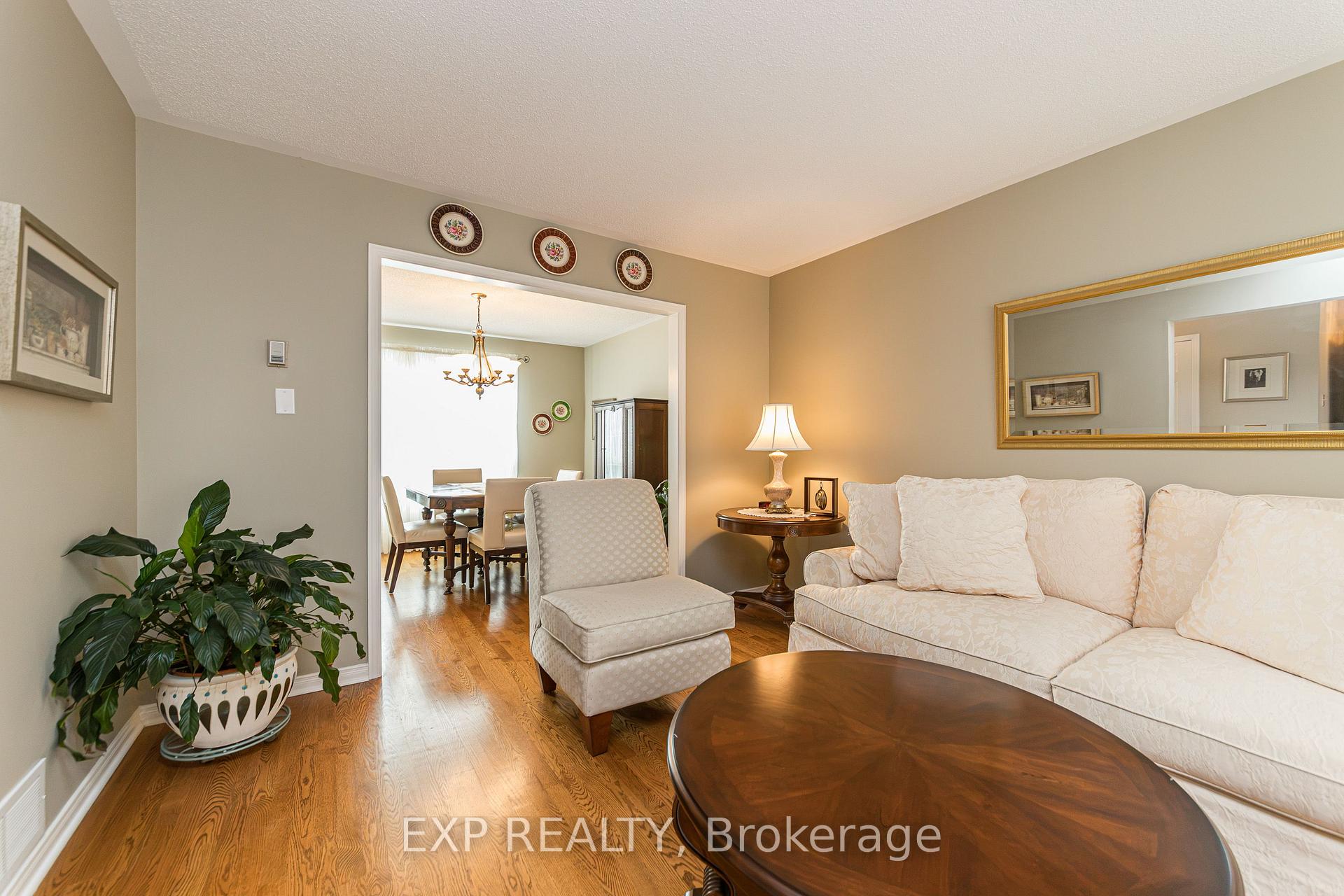 Photo 5 of 2162 Gardenway Drive, Ottawa, Fallingbrook/Gardenway South — HOMEH