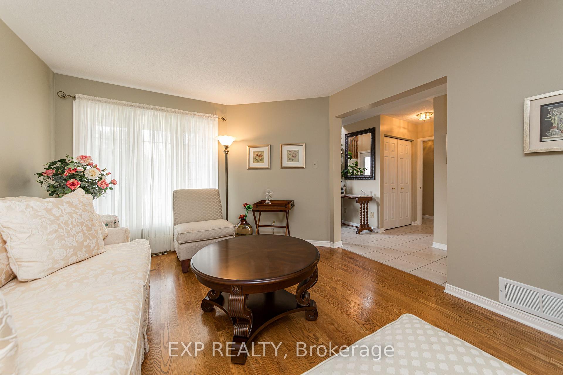 Photo 6 of 2162 Gardenway Drive, Ottawa, Fallingbrook/Gardenway South — HOMEH