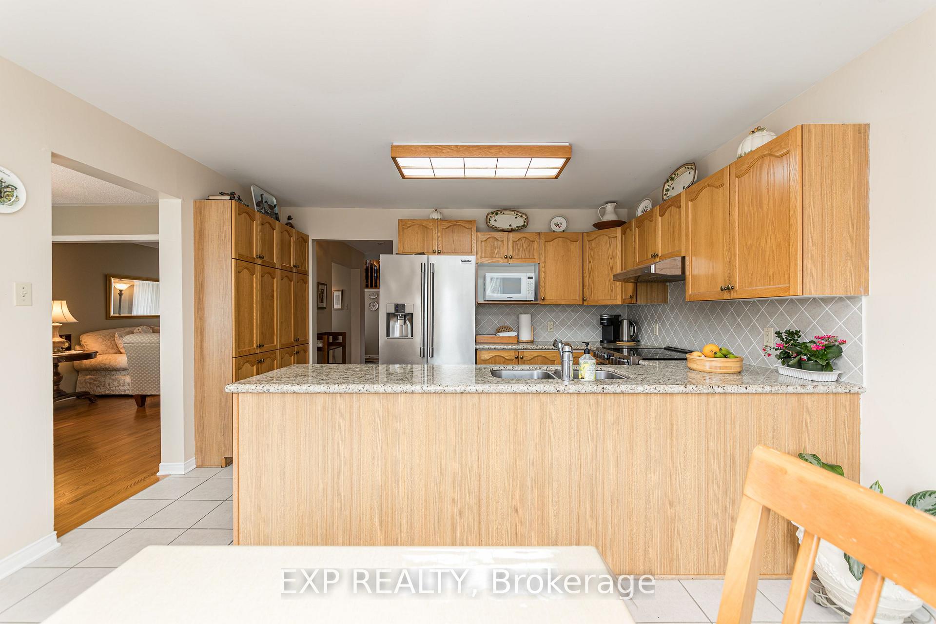 Photo 9 of 2162 Gardenway Drive, Ottawa, Fallingbrook/Gardenway South — HOMEH
