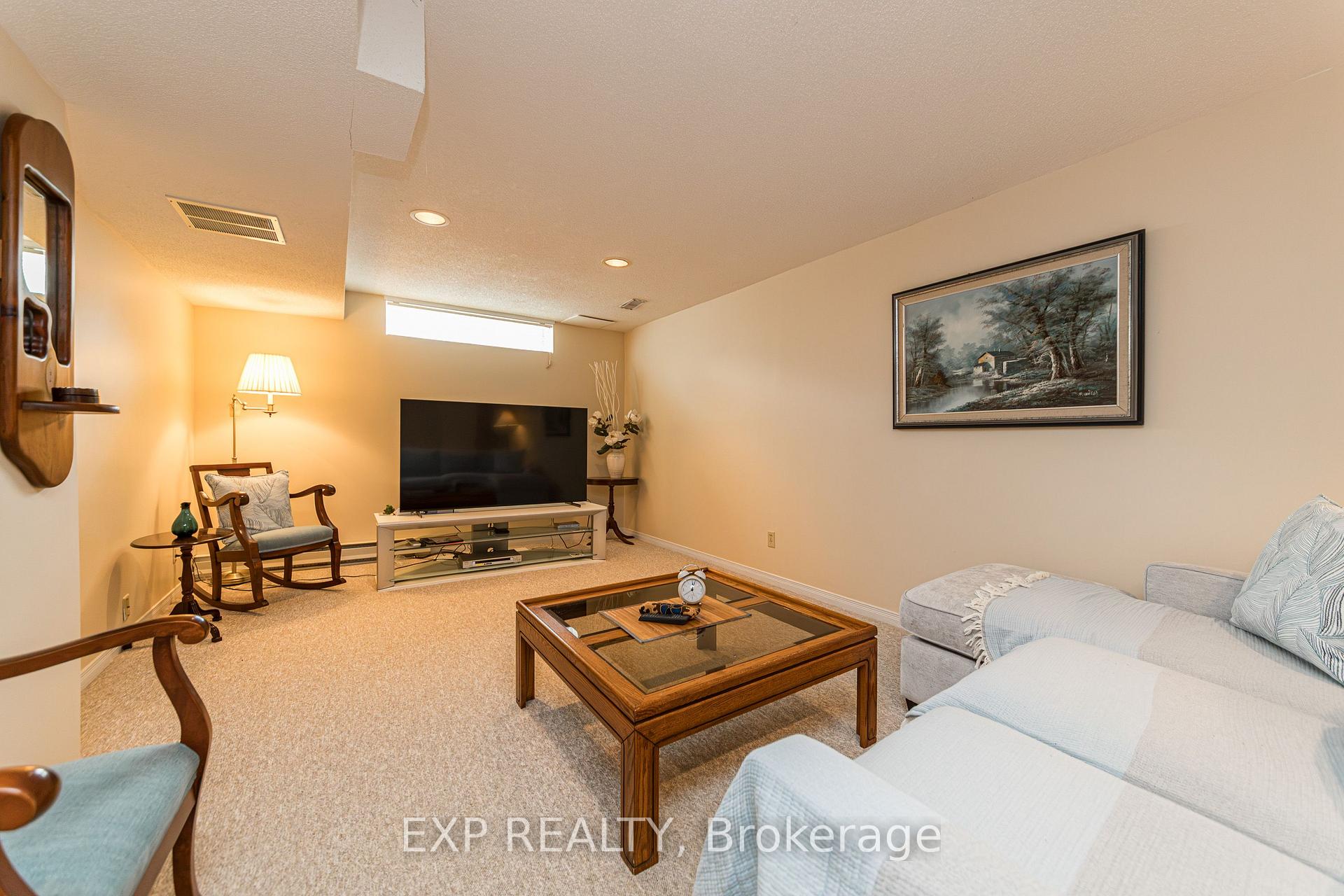 Photo 32 of 2162 Gardenway Drive, Ottawa, Fallingbrook/Gardenway South — HOMEH