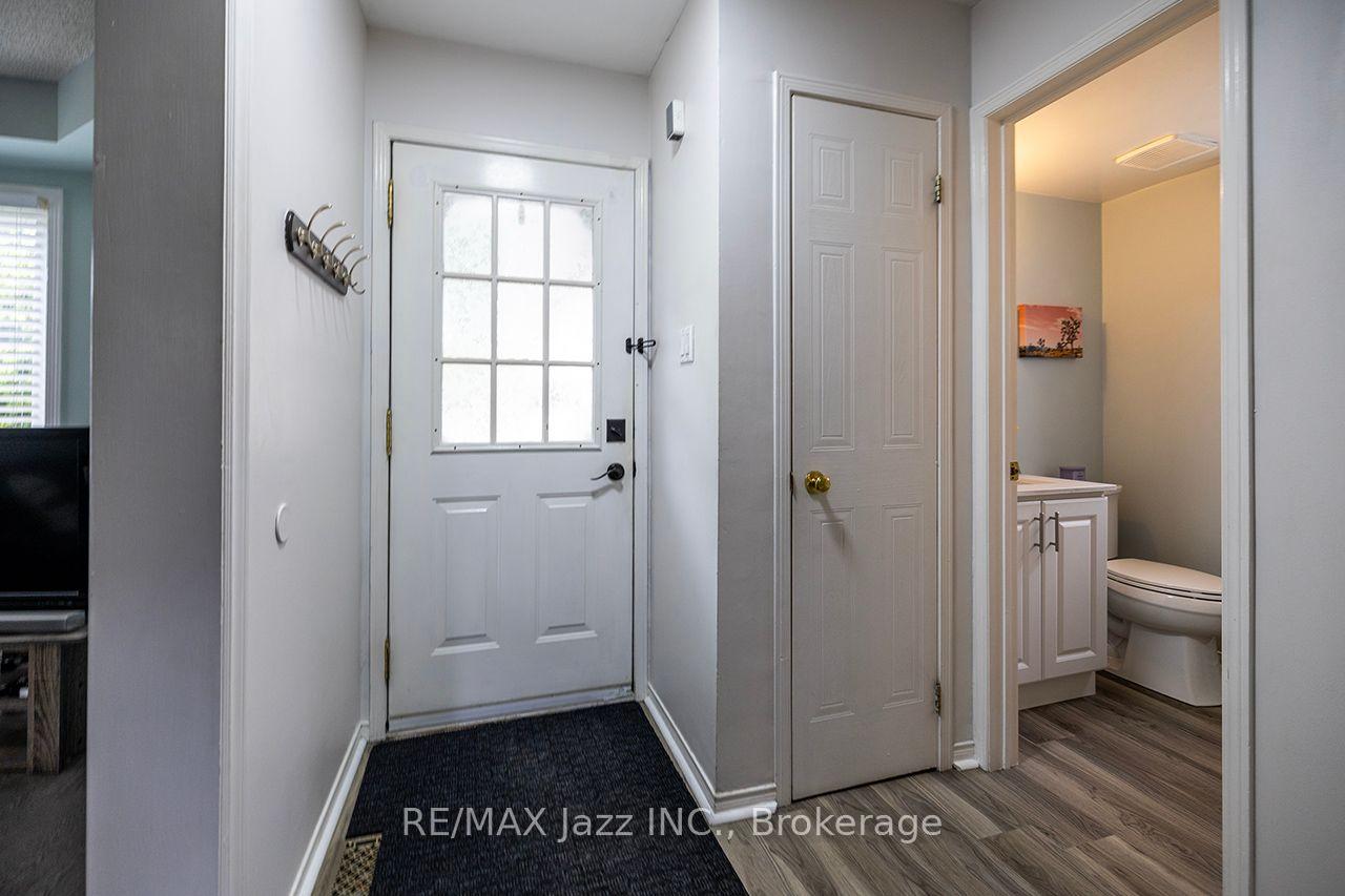 Photo 3 of 23 Meredith Court, Clarington, Courtice — HOMEH