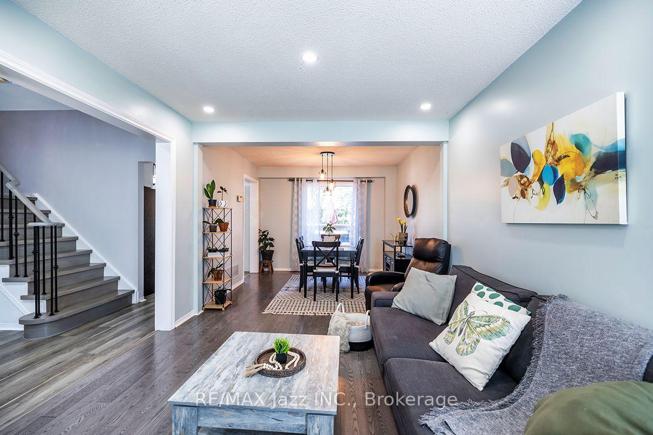 Photo 8 of 23 Meredith Court, Clarington, Courtice — HOMEH