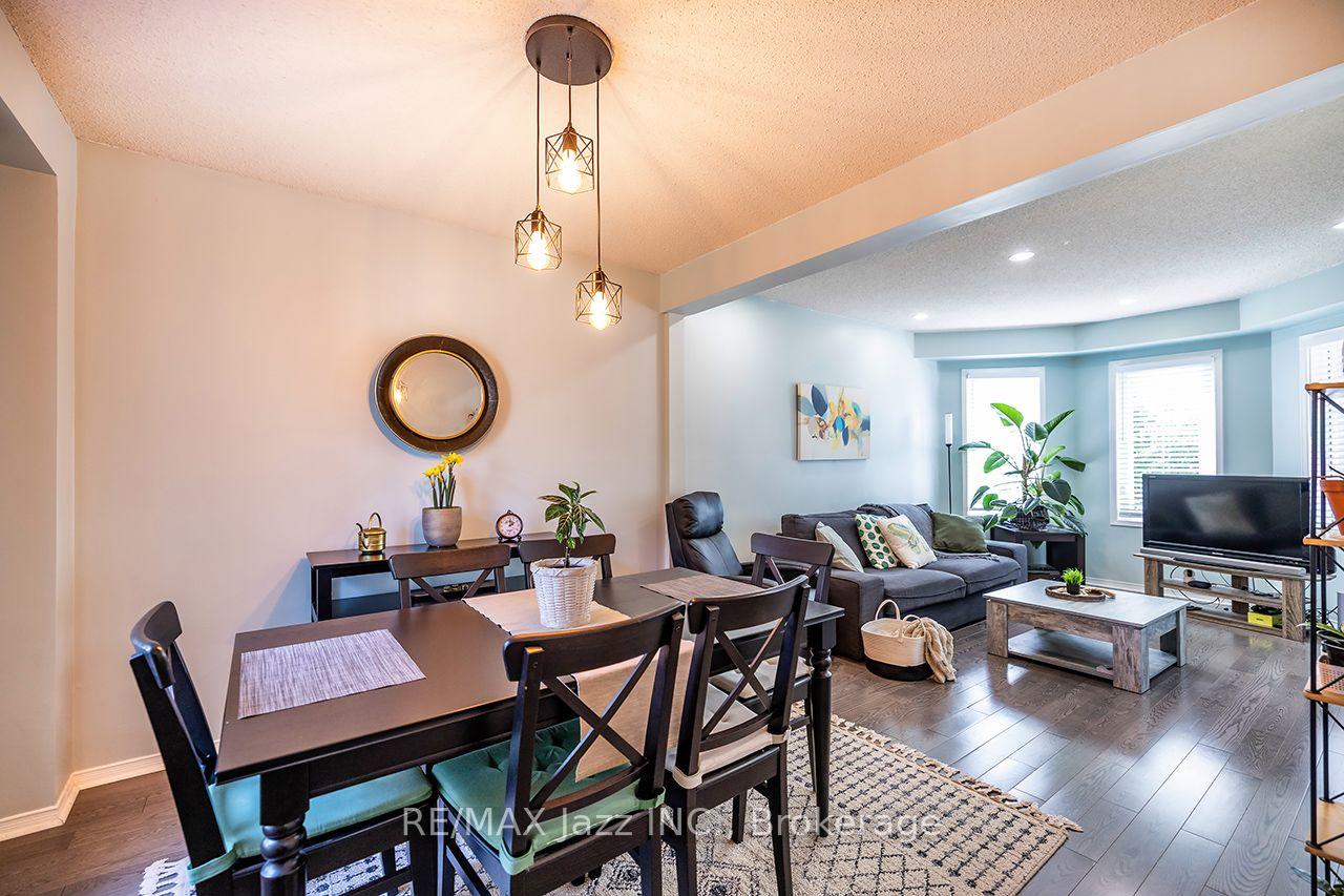 Photo 10 of 23 Meredith Court, Clarington, Courtice — HOMEH