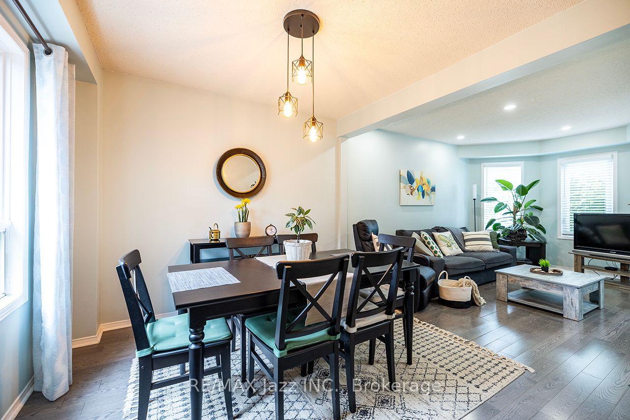 Photo 11 of 23 Meredith Court, Clarington, Courtice — HOMEH