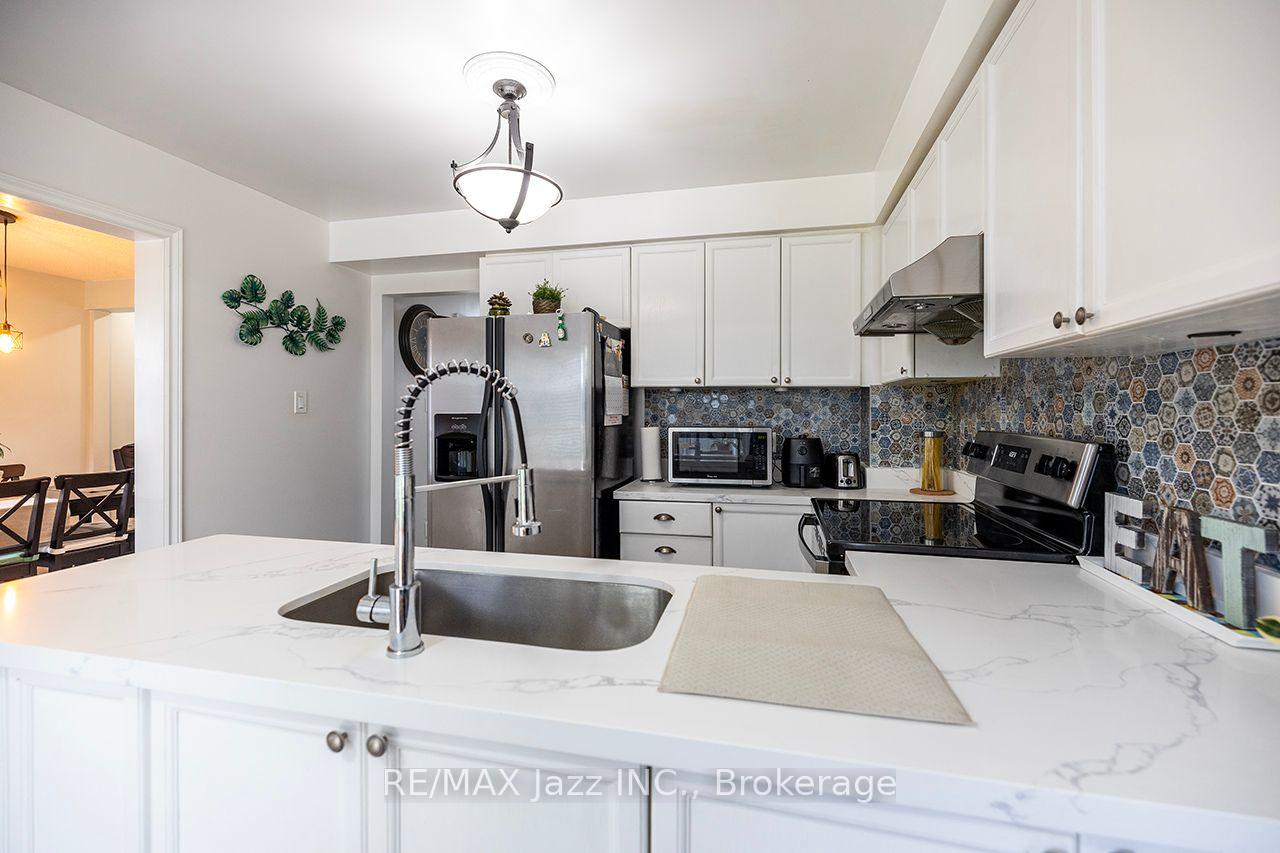 Photo 13 of 23 Meredith Court, Clarington, Courtice — HOMEH